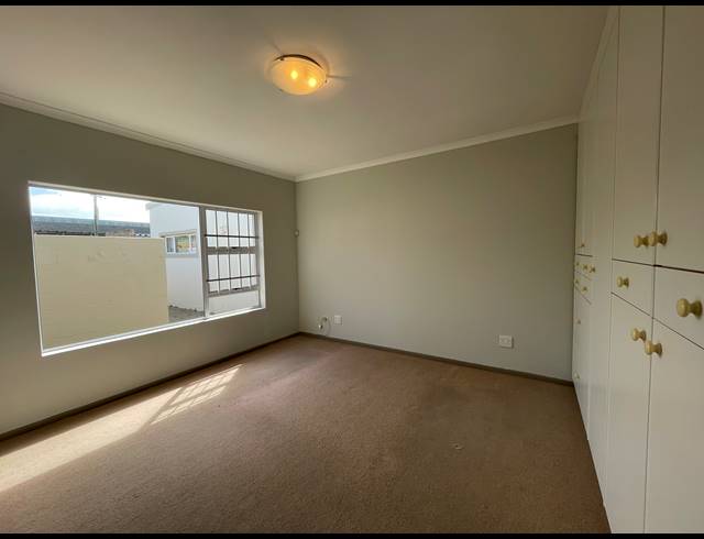 4 BEDROOM HOUSE FOR SALE IN MIDDEDORP